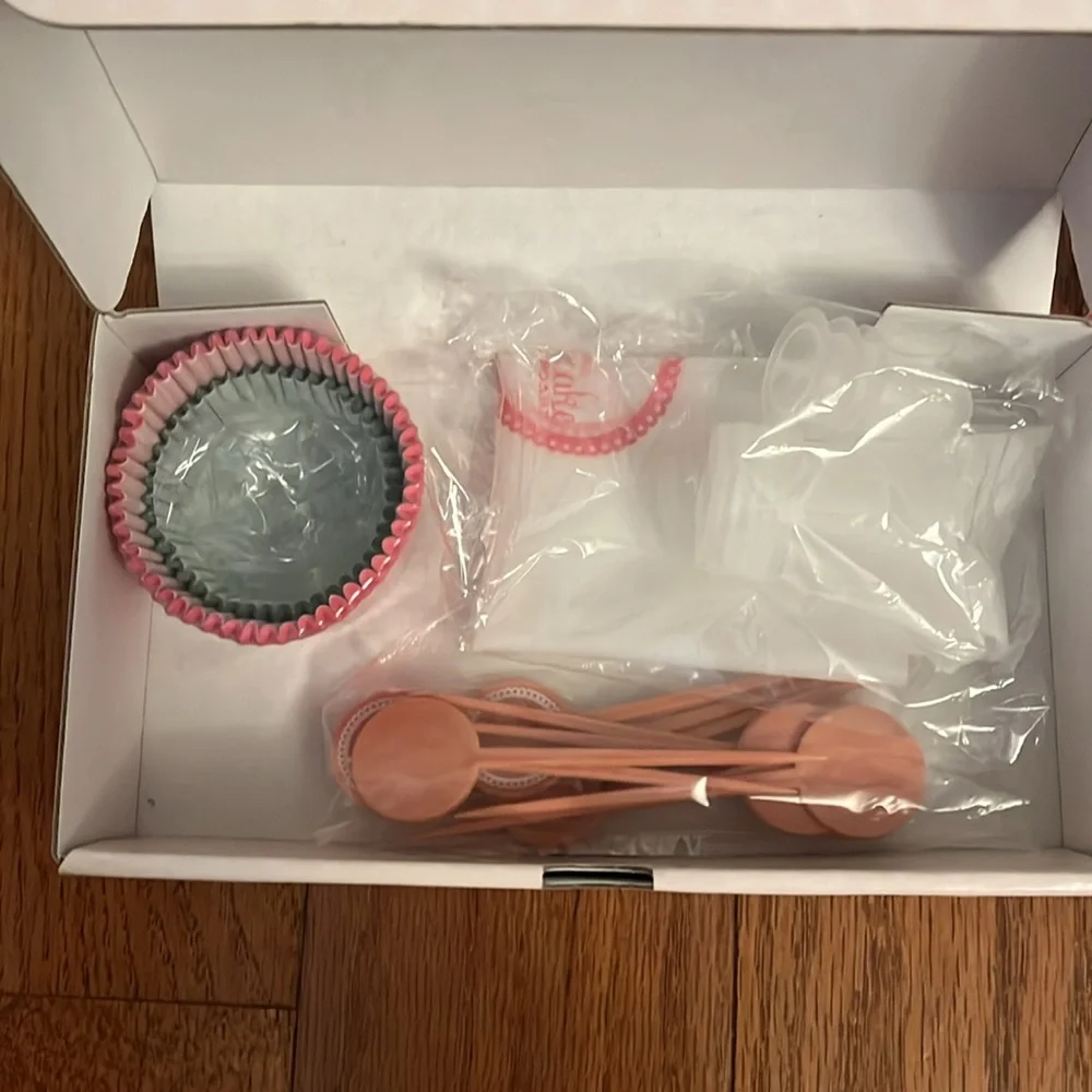Royal Caribbean International Cupcakes & Scoops Cookbook & Accessories, New NIB